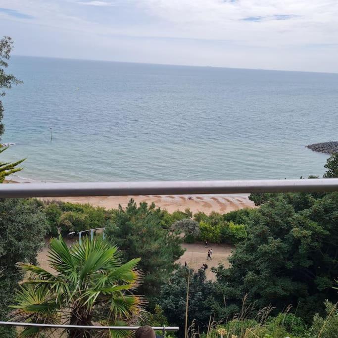 Beach View, 4 Bedroom House Opposite The Sea! Sleeps 10 Сэндгэйт Экстерьер фото